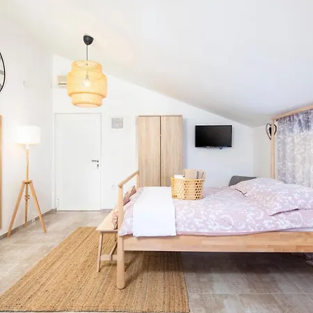 Apartments And Rooms Jakic 3* Medulin