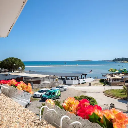 Apartments And Rooms Jakic Medulin