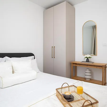 Apartments And Rooms Jakic