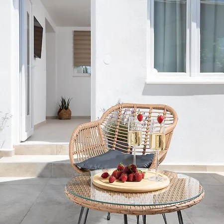 Apartments And Rooms Jakic Medulin