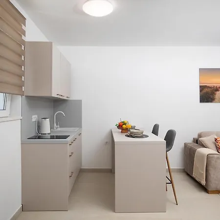 Apartments And Rooms Jakic