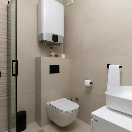 Apartments And Rooms Jakic Medulin