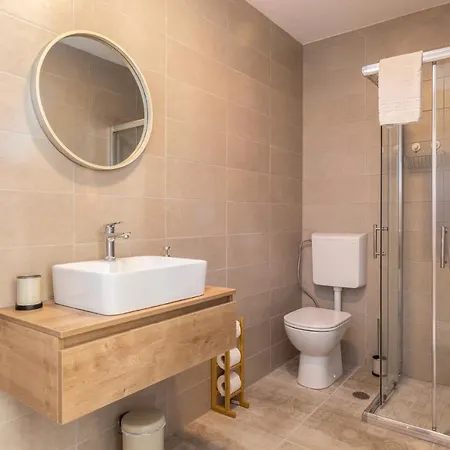 Apartments And Rooms Jakic Guest house Medulin