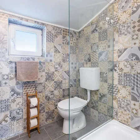 Apartments And Rooms Jakic 3*