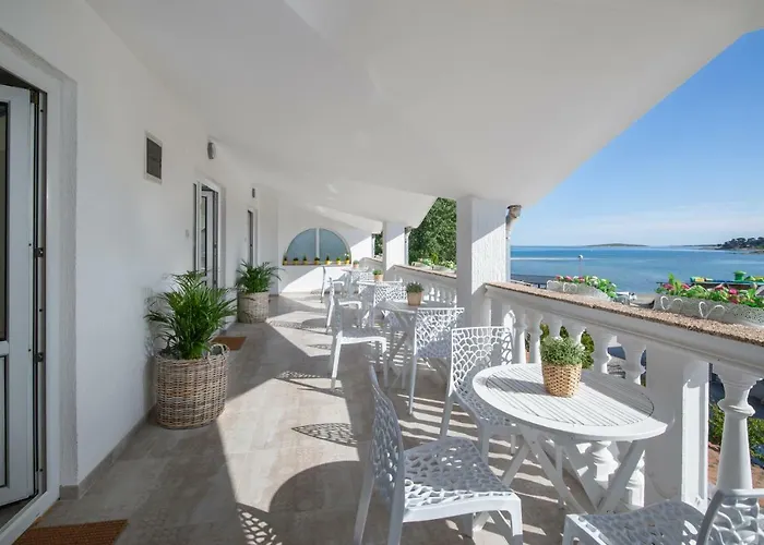 And Jakic Casa de hóspedes Medulin